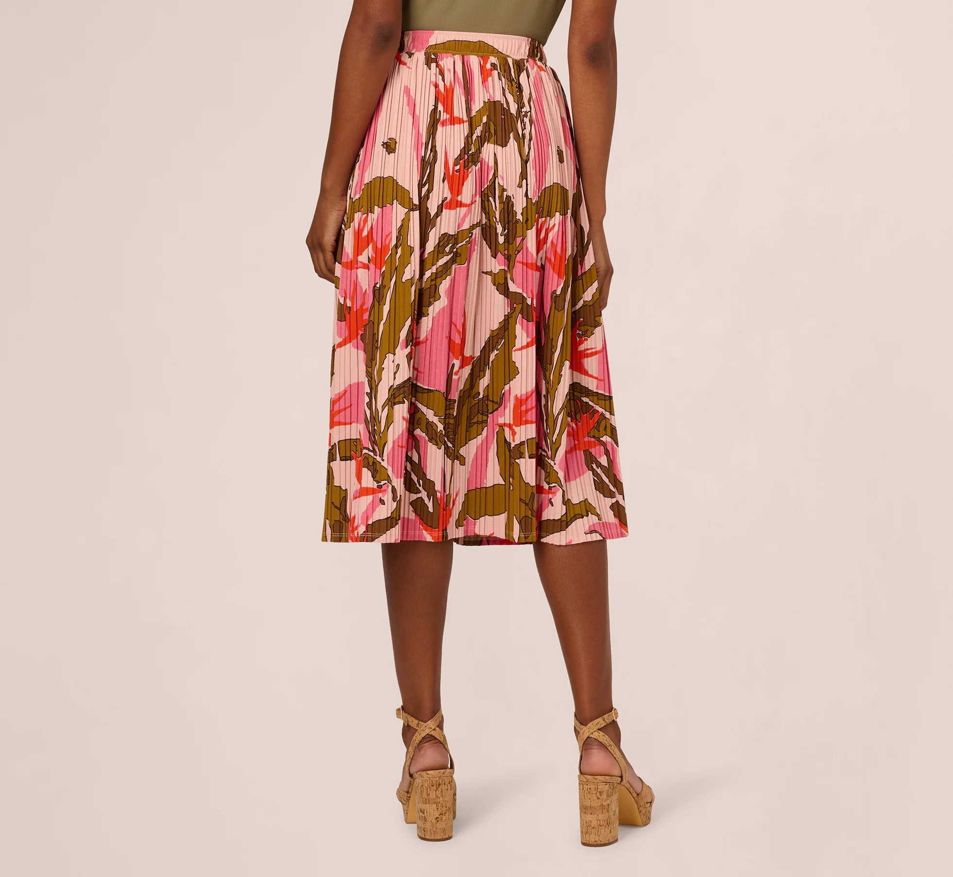 Micropleated Printed A Line Midi Skirt In Pale Mauve Botanic Flora - Image 5