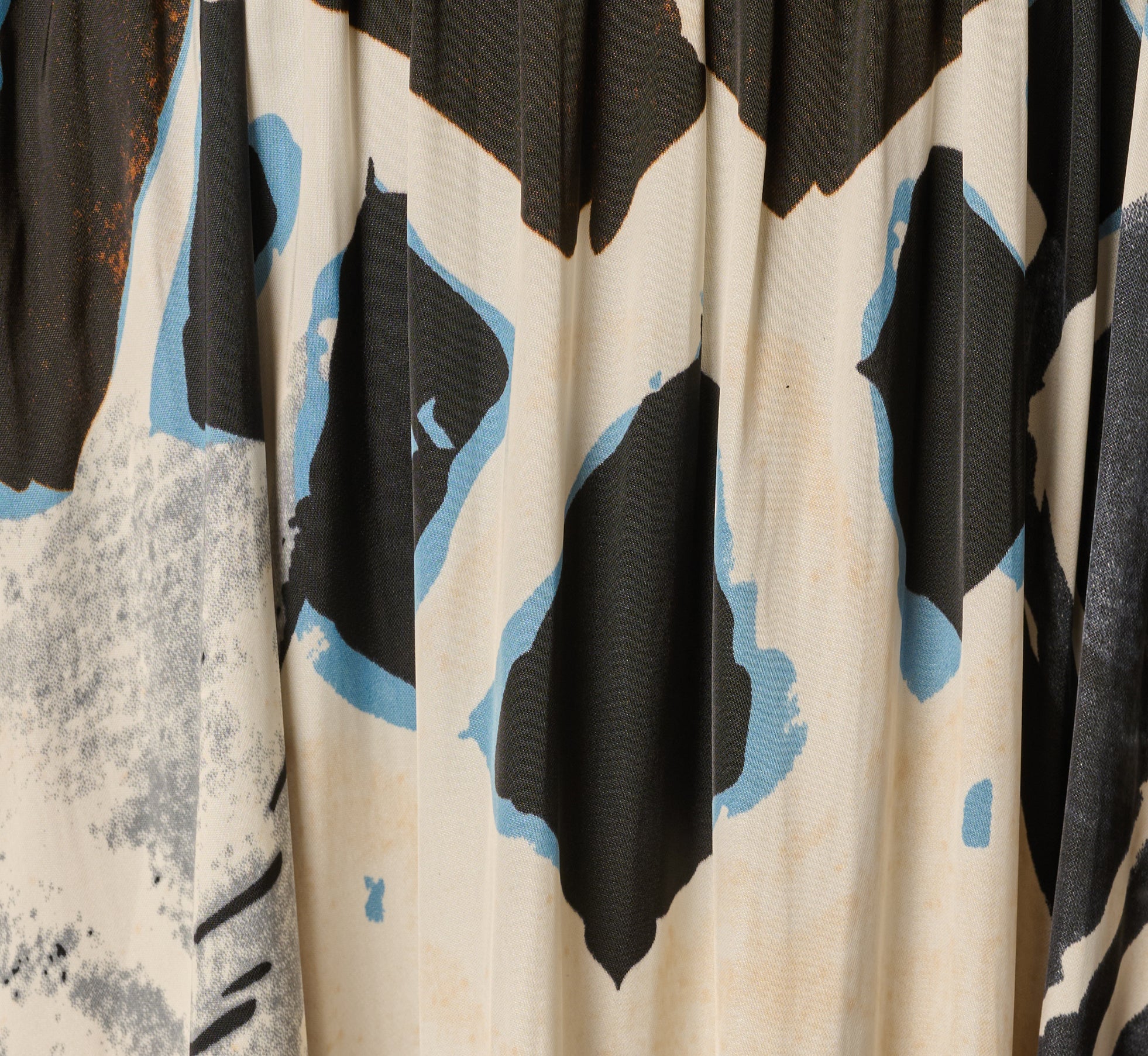 Printed Side Slit A Line Midi Skirt In Blue Diamond Tiki - Image 6