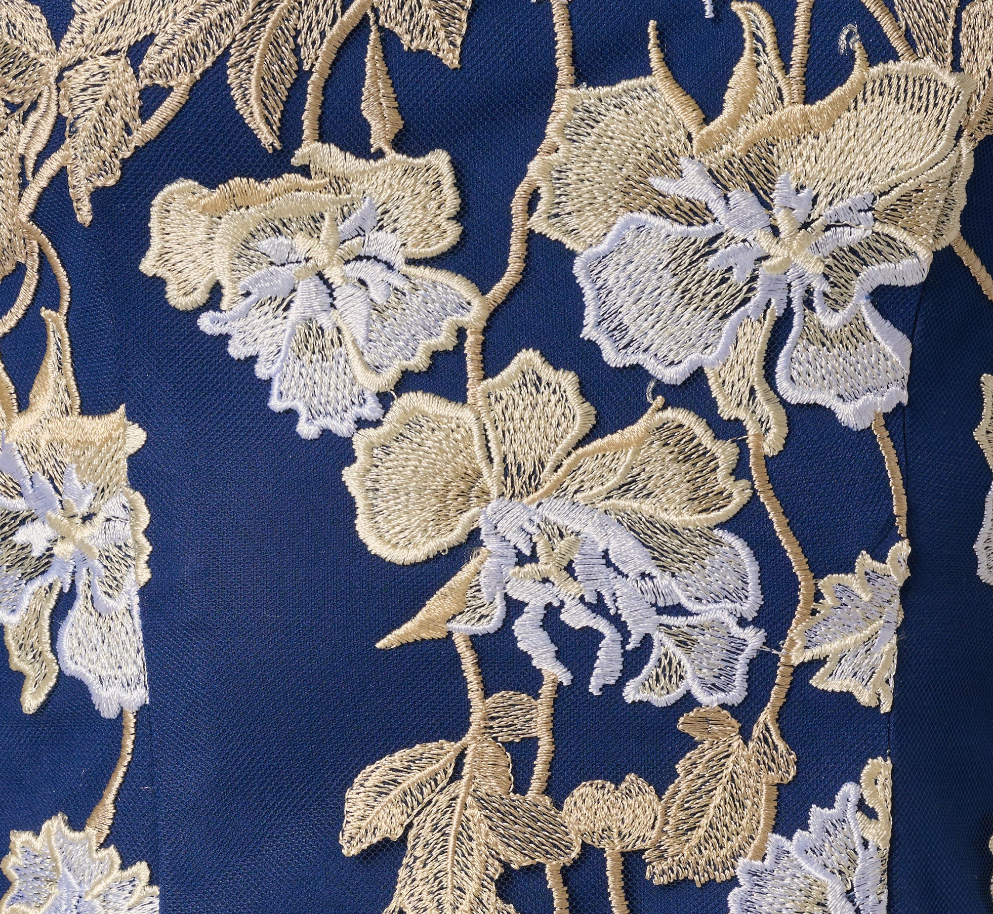 Sleeveless Illusion Floral Embroidery Sheath Dress In Navy Ecru - Image 6